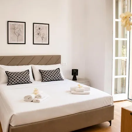 - Brand-new Flat For 5 Steps To A-c * 코모
